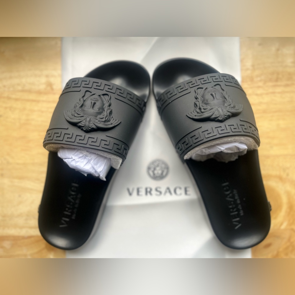 Versace Pool Slide Women Sizing!